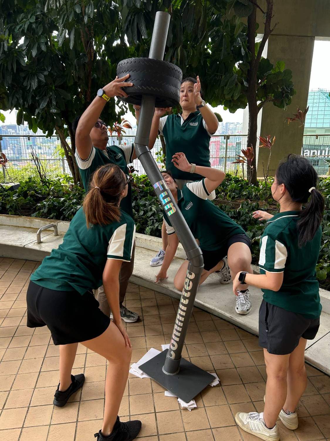 Giant's Finger in-person team building activity